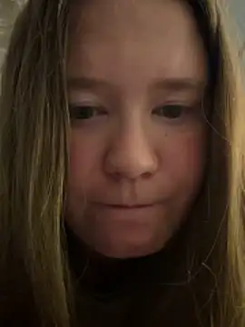 Snapshot of remirann_ chatting on June 19, 12:20 pm remirann online show from June 19, 12:20 pm