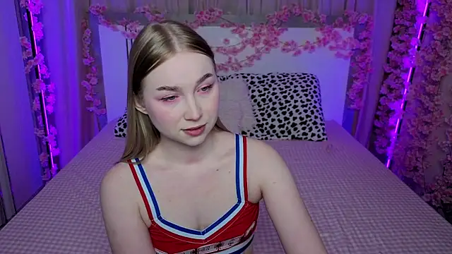 Snapshot of LilyStarlight chatting on April 26, 3:26 am LilyStarlight online show from April 26, 3:26 am