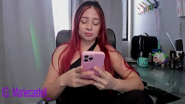 Snapshot of Marie_Castelzc chatting on December 11, 4:20 pm Marie Castelzc online show from December 11, 4:20 pm