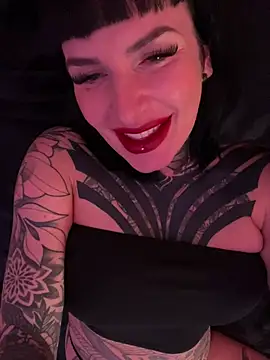 InkedBiitch online show from December 13, 7:10 pm