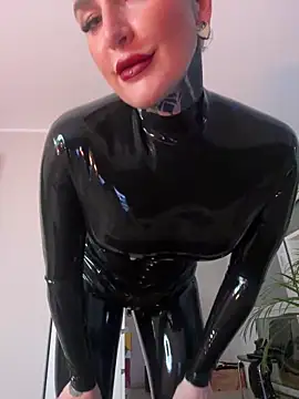 InkedBiitch online show from December 22, 4:38 pm