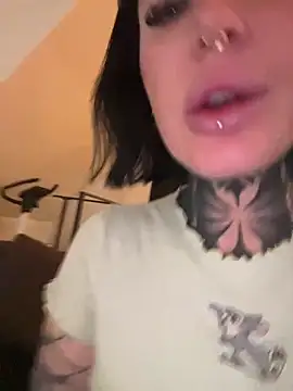 InkedBiitch online show from March 19, 5:19 am