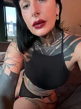 InkedBiitch online show from April 28, 4:17 am