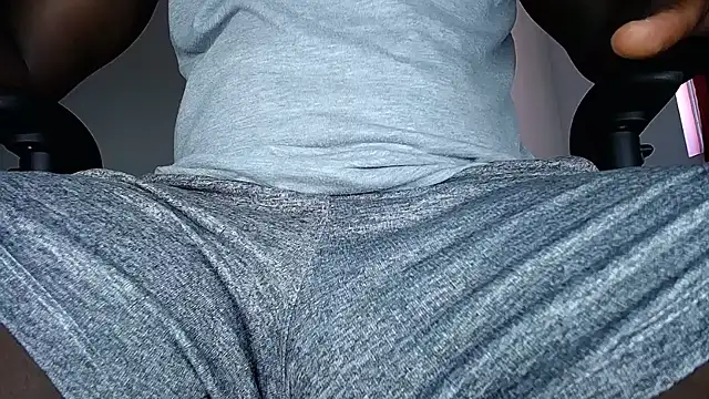 MAXJONES 2 online show from May 24, 6:13 pm