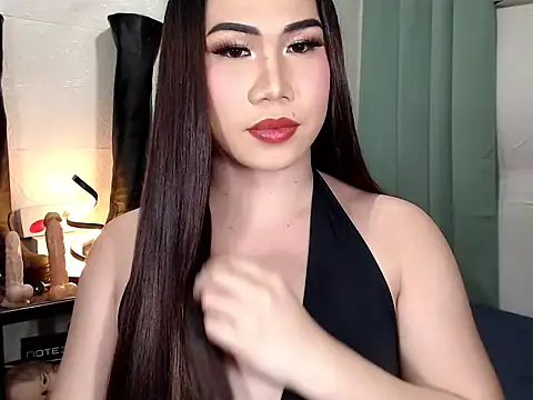 Snapshot of elise_bloom69 chatting on May 15, 4:03 pm elise bloom69 online show from May 15, 4:03 pm