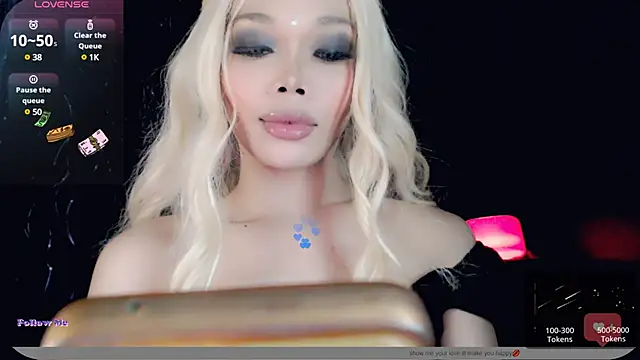 Snapshot of sugar_bbyxx chatting on December 14, 2:23 am sugar bbyxx online show from December 14, 2:23 am