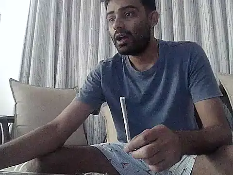 Snapshot of king_kong_india1 chatting on February 24, 5:54 am king kong india1 online show from February 24, 5:54 am