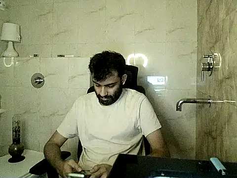 Snapshot of king_kong_india1 chatting on September 28, 5:46 am king kong india1 online show from September 28, 5:46 am