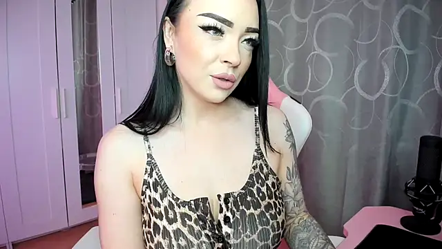 Snapshot of na_dolli chatting on April 12, 2:00 pm na dolli online show from April 12, 2:00 pm