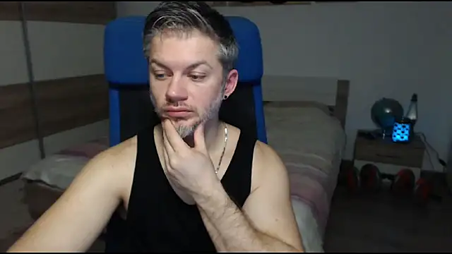 RobbyShawz online show from February 21, 9:02 am