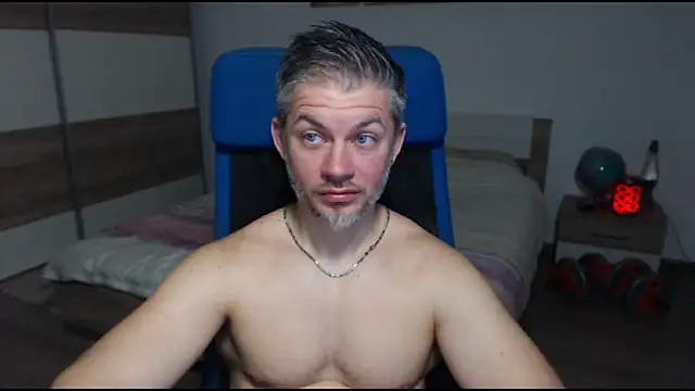 RobbyShawz online show from March 7, 10:35 am