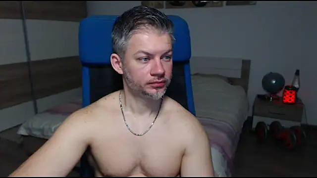 RobbyShawz online show from March 12, 5:57 am