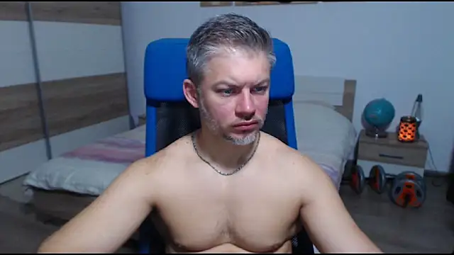 RobbyShawz online show from October 2, 6:42 am