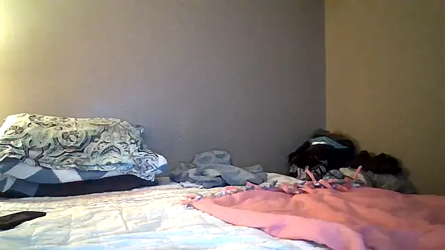 Snapshot of JoJoMonroe84 chatting on December 21, 7:48 am JoJoMonroe84 online show from December 21, 7:48 am