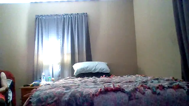 Snapshot of JoJoMonroe84 chatting on February 19, 4:19 am JoJoMonroe84 online show from February 19, 4:19 am