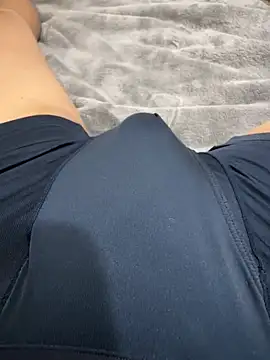 Snapshot of hanne71 chatting on December 23, 12:19 pm hanne71 online show from December 23, 12:19 pm