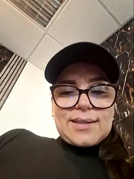 Snapshot of MariaPau_83 chatting on June 4, 8:48 pm MariaPau 83 online show from June 4, 8:48 pm