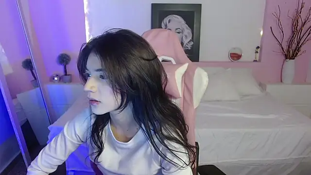 Snapshot of Sweetcristin chatting on May 4, 3:02 am Sweetcristin online show from May 4, 3:02 am
