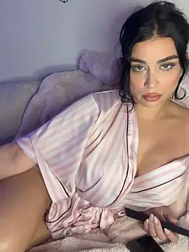 Snapshot of Celinaax chatting on May 17, 5:27 am Celinaax online show from May 17, 5:27 am