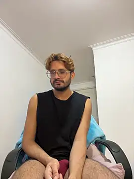 Snapshot of peterannaud chatting on September 20, 3:13 pm peterannaud online show from September 20, 3:13 pm