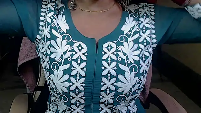 Naiaa-mylove online show from December 15, 6:40 am