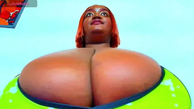 godessQQQ online show from September 10, 7:03 pm