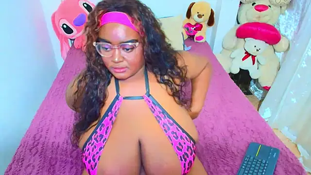Snapshot of godessQQQ chatting on June 3, 7:19 pm godessQQQ online show from June 3, 7:19 pm