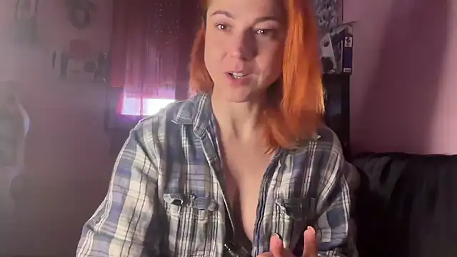 Nikky Divine online show from February 13, 8:10 am