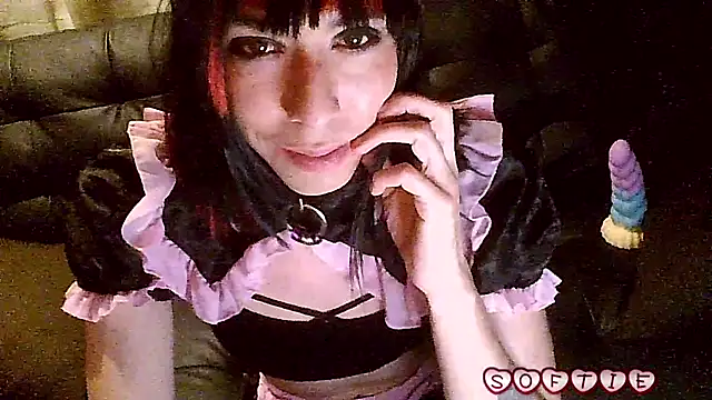 Snapshot of crystalxh chatting on November 8, 5:51 am crystalxh online show from November 8, 5:51 am