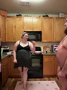 PiggyRose online show from January 8, 11:51 pm