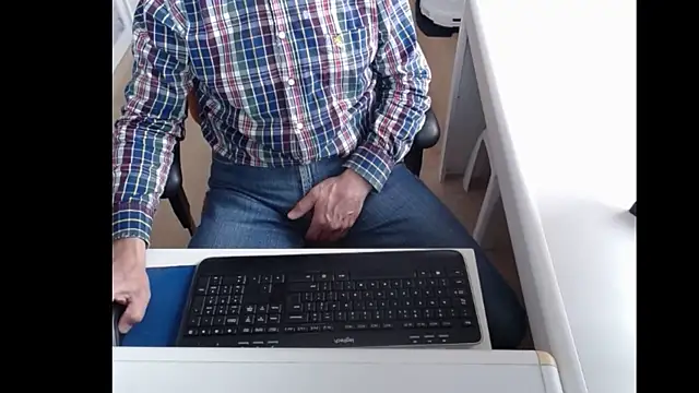 dutchpornking online show from March 17, 7:46 am