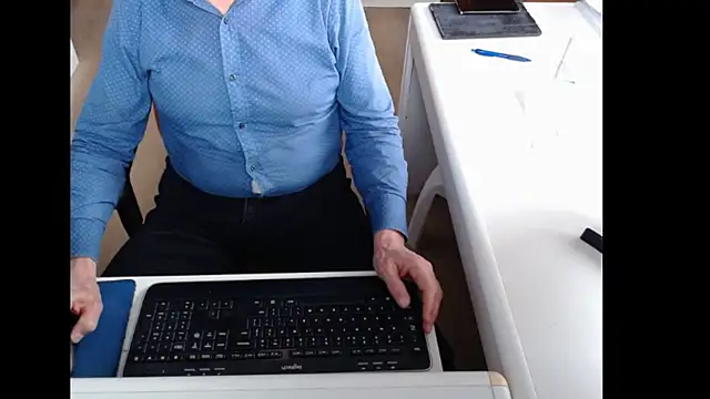 dutchpornking online show from April 3, 6:55 am