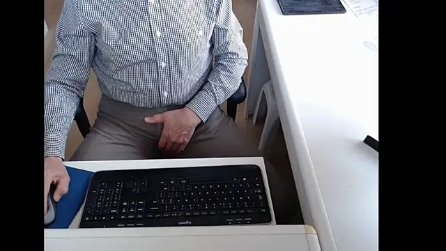 dutchpornking online show from April 9, 6:19 am