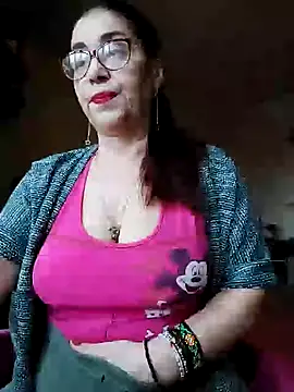 Chriss Tinaa online show from February 4, 6:04 am