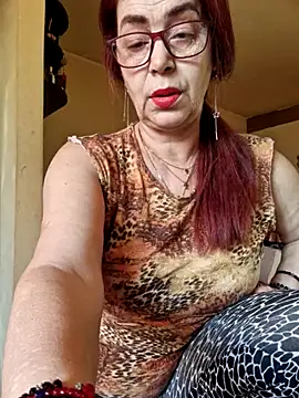 Snapshot of Chriss_Tinaa chatting on May 6, 4:30 am Chriss Tinaa online show from May 6, 4:30 am