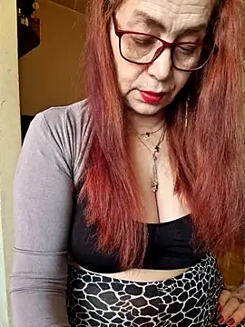 Snapshot of Chriss_Tinaa chatting on May 24, 5:01 am Chriss Tinaa online show from May 24, 5:01 am