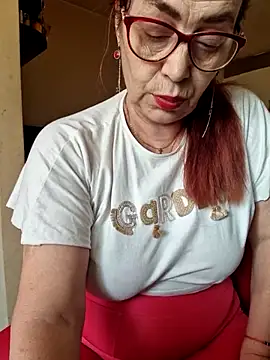 Snapshot of Chriss_Tinaa chatting on June 4, 4:07 am Chriss Tinaa online show from June 4, 4:07 am