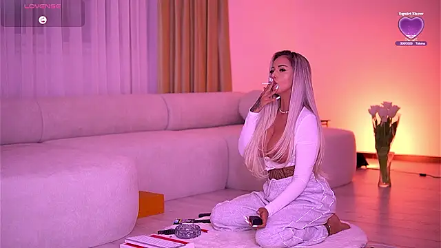 MelanieLexxx online show from March 9, 8:02 pm