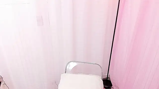 miss alhy online show from December 17, 11:49 am