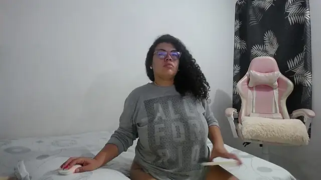 mabigomez00 online show from February 6, 9:23 am