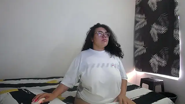 mabigomez00 online show from April 2, 9:23 pm