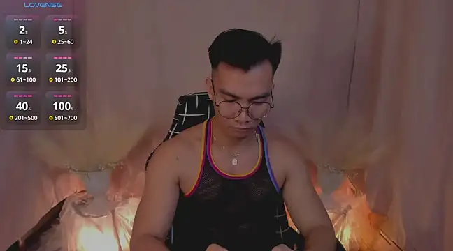 000batman000 online show from December 11, 4:18 am