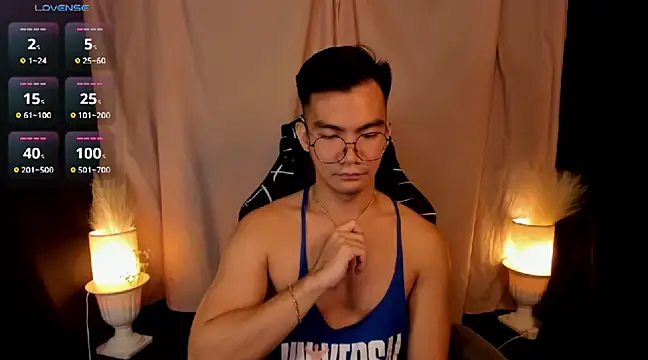 000batman000 online show from February 17, 12:32 am