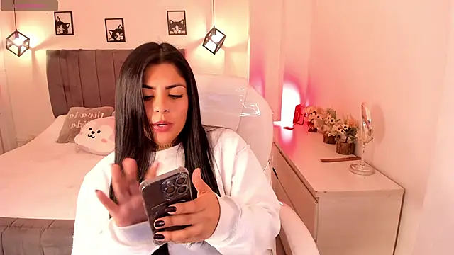Snapshot of Catalinaa_martinez chatting on September 12, 5:40 am Catalinaa martinez online show from September 12, 5:40 am