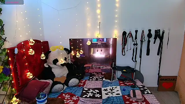 elektra 32 online show from February 3, 4:04 am