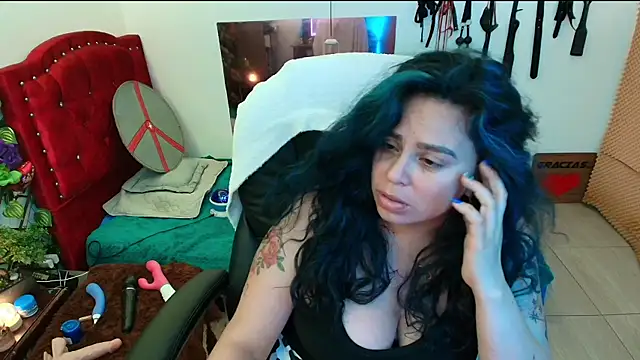 elektra 32 online show from February 17, 8:19 am