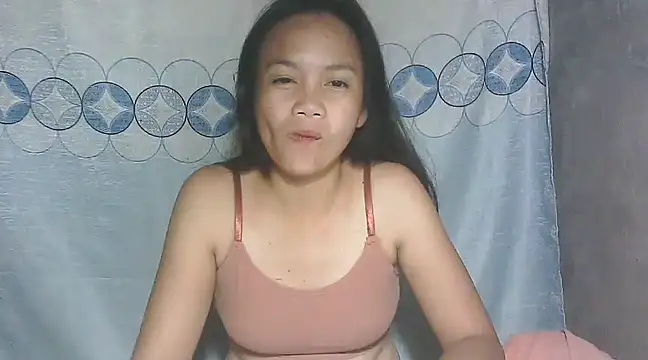 Snapshot of candy_baby1200 chatting on March 15, 1:29 pm candy baby1200 online show from March 15, 1:29 pm