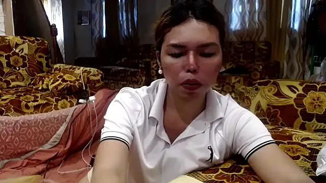Snapshot of alondra_marie23 chatting on July 2, 6:08 am alondra marie23 online show from July 2, 6:08 am