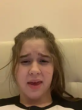 HornyGirlH online show from January 25, 5:07 am