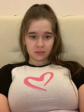 HornyGirlH online show from March 12, 10:39 pm